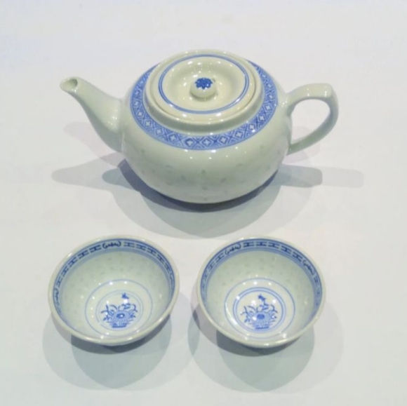 Rice pattern white & Blue Chinese 50's, Tea pot w/ 2 matching cups. - Picture 4 of 12
